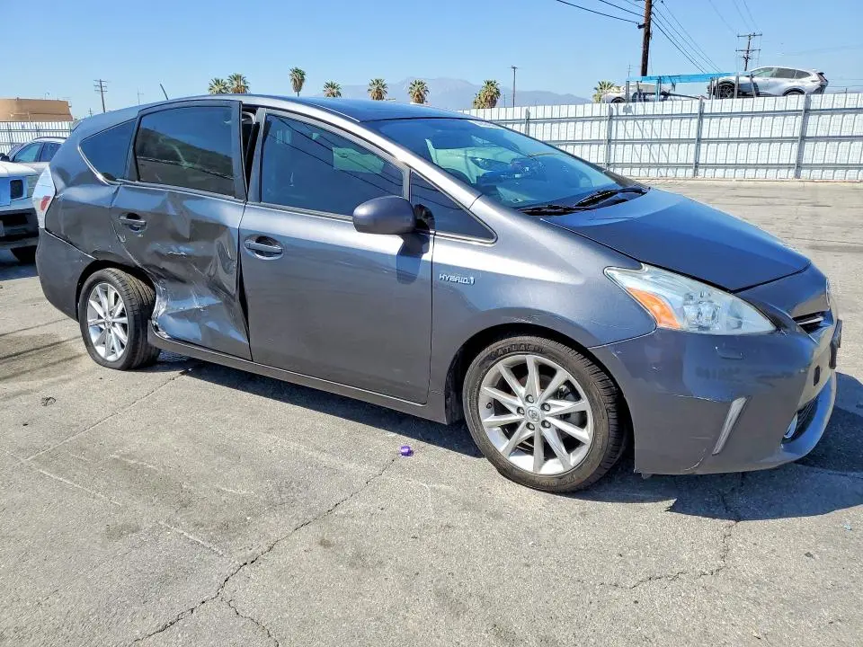 2014 TOYOTA PRIUS V FIVE  