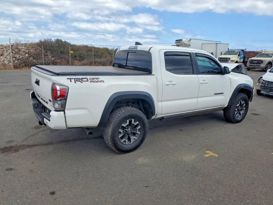 2022 TOYOTA TACOMA SR5 V6  