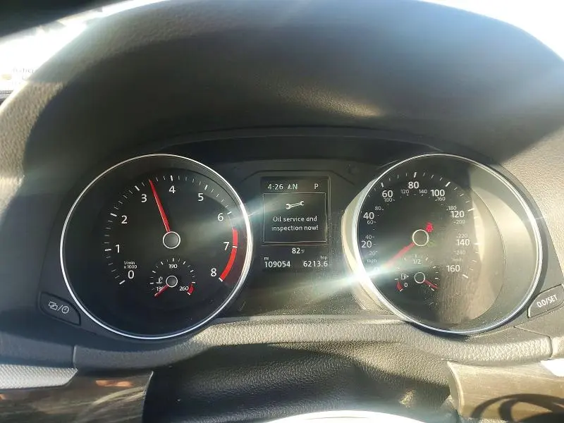 2018 VOLKSWAGEN PASSAT SE  