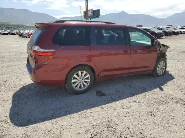 2017 TOYOTA SIENNA LE  
