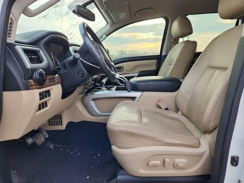 2017 NISSAN TITAN SL  