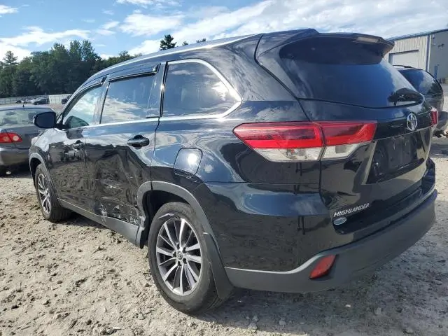 2019 TOYOTA HIGHLANDER SE  