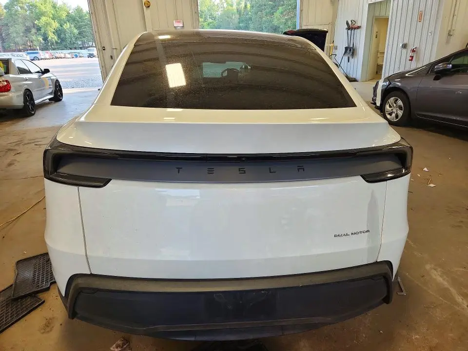 2026 TESLA MODEL Y   