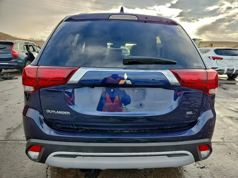 2020 MITSUBISHI OUTLANDER SE  