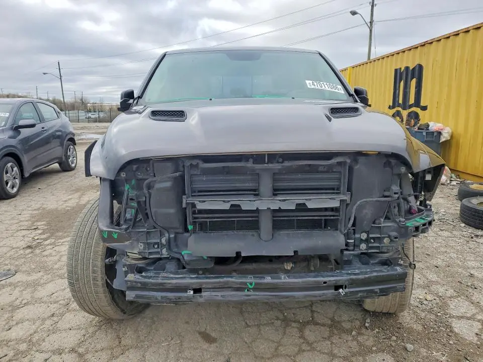 2015 RAM 1500 SPORT  