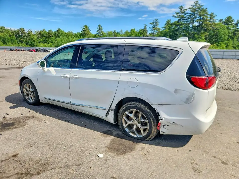 2017 CHRYSLER PACIFICA LIMITED  