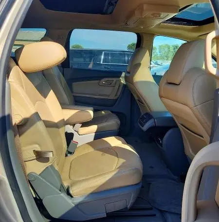 2011 CHEVROLET TRAVERSE LT  