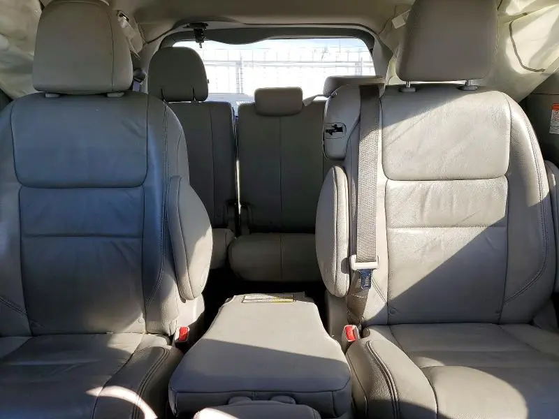 2017 TOYOTA SIENNA   