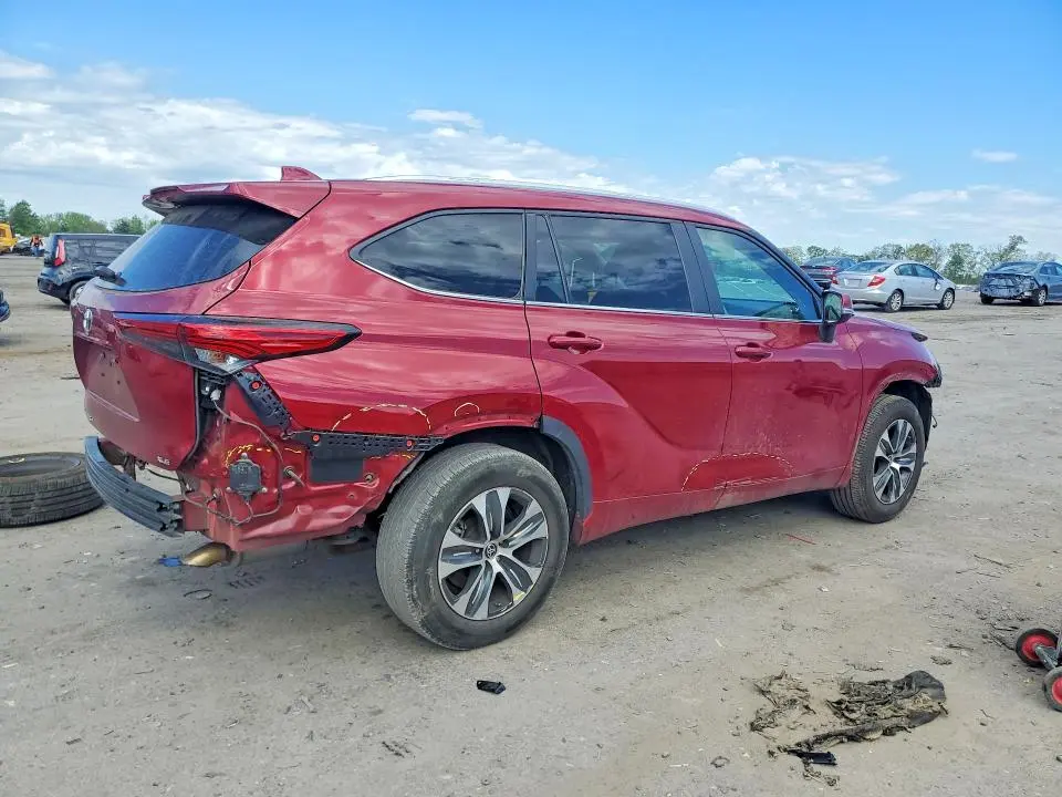 2023 TOYOTA HIGHLANDER XLE  