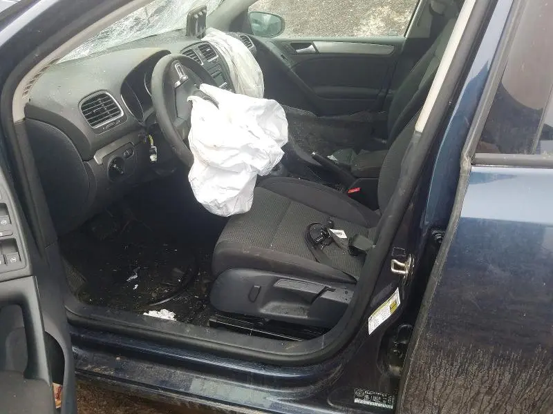 2013 VOLKSWAGEN GOLF   