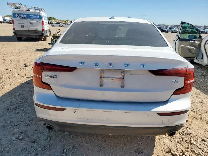 2020 VOLVO S60 T5 MOMENTUM  