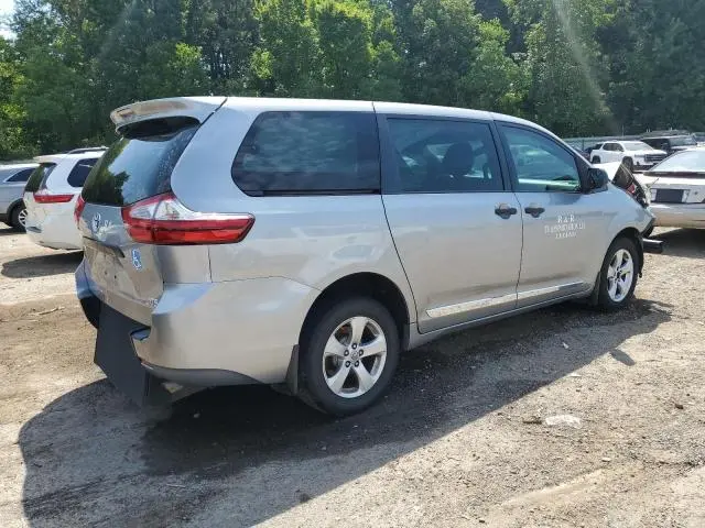 2017 TOYOTA SIENNA   