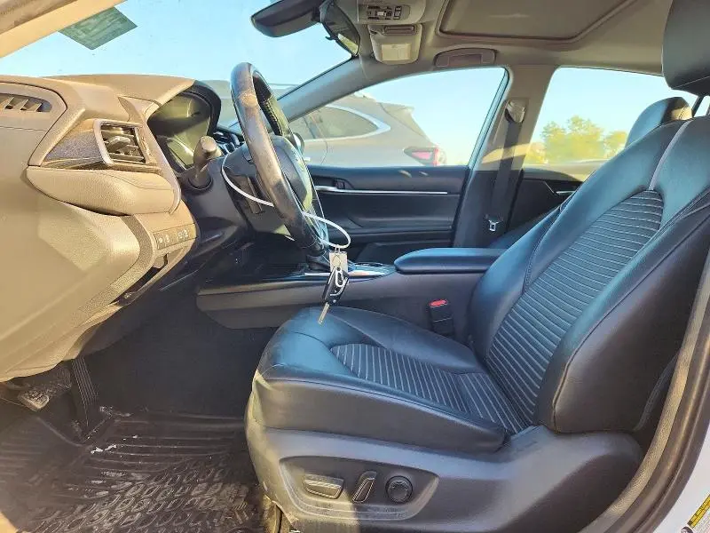 2019 TOYOTA CAMRY SE  