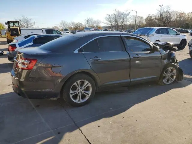 2015 FORD TAURUS SE  