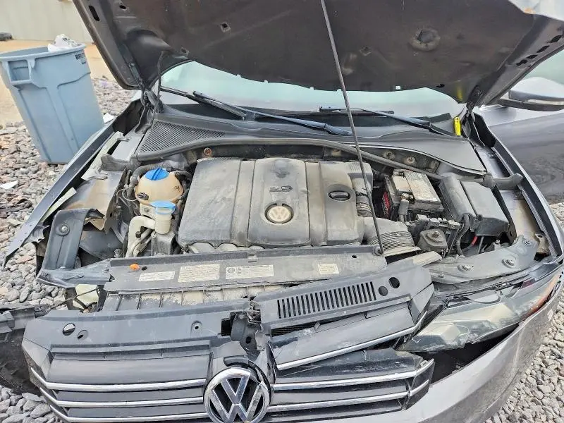 2012 VOLKSWAGEN PASSAT SE  
