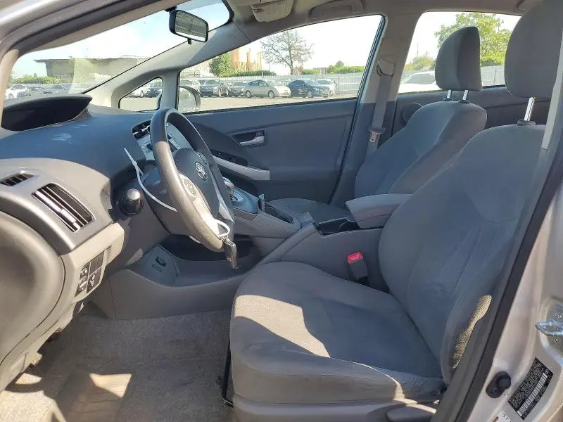 2010 TOYOTA PRIUS III  