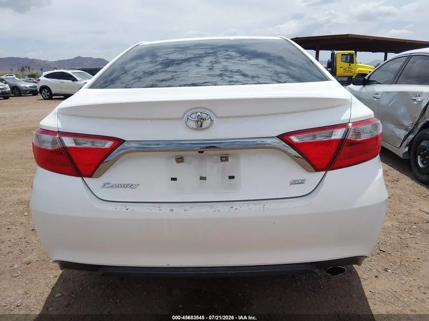 2016 TOYOTA CAMRY SE