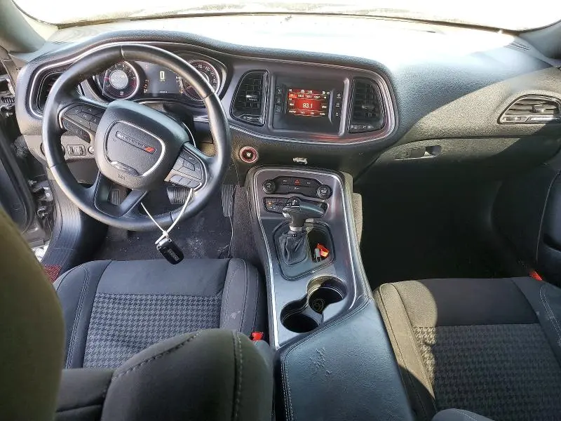 2016 DODGE CHALLENGER SXT  