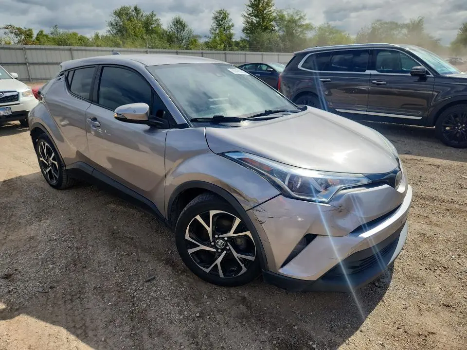 2019 TOYOTA C-HR XLE  