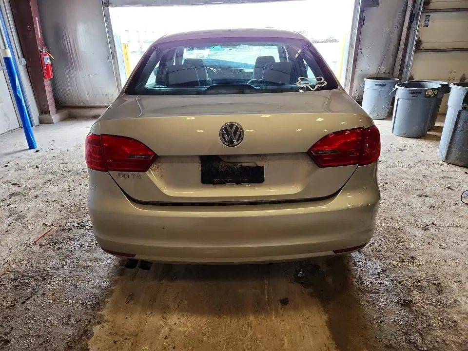 2013 VOLKSWAGEN JETTA BASE  