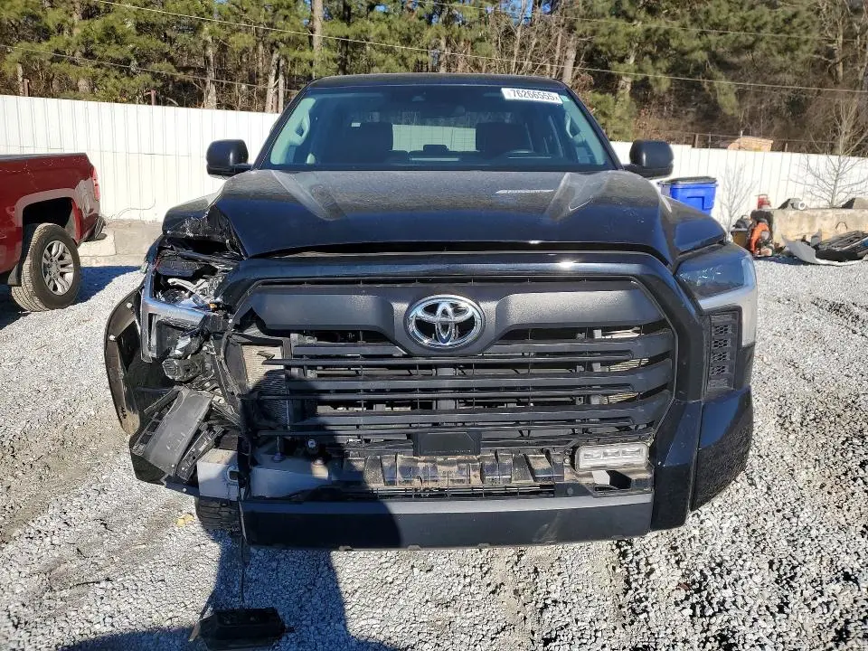2022 TOYOTA TUNDRA SR5  