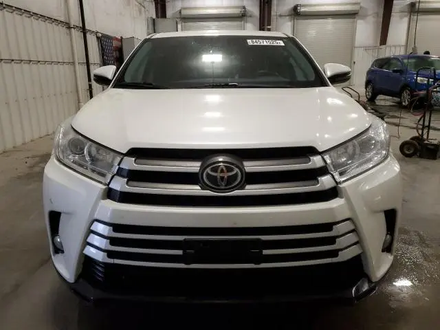 2019 TOYOTA HIGHLANDER LE  