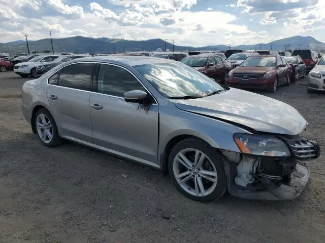 2013 VOLKSWAGEN PASSAT SE  