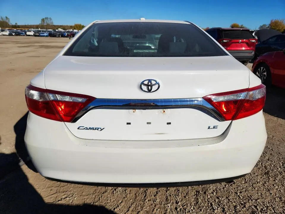 2015 TOYOTA CAMRY LE  