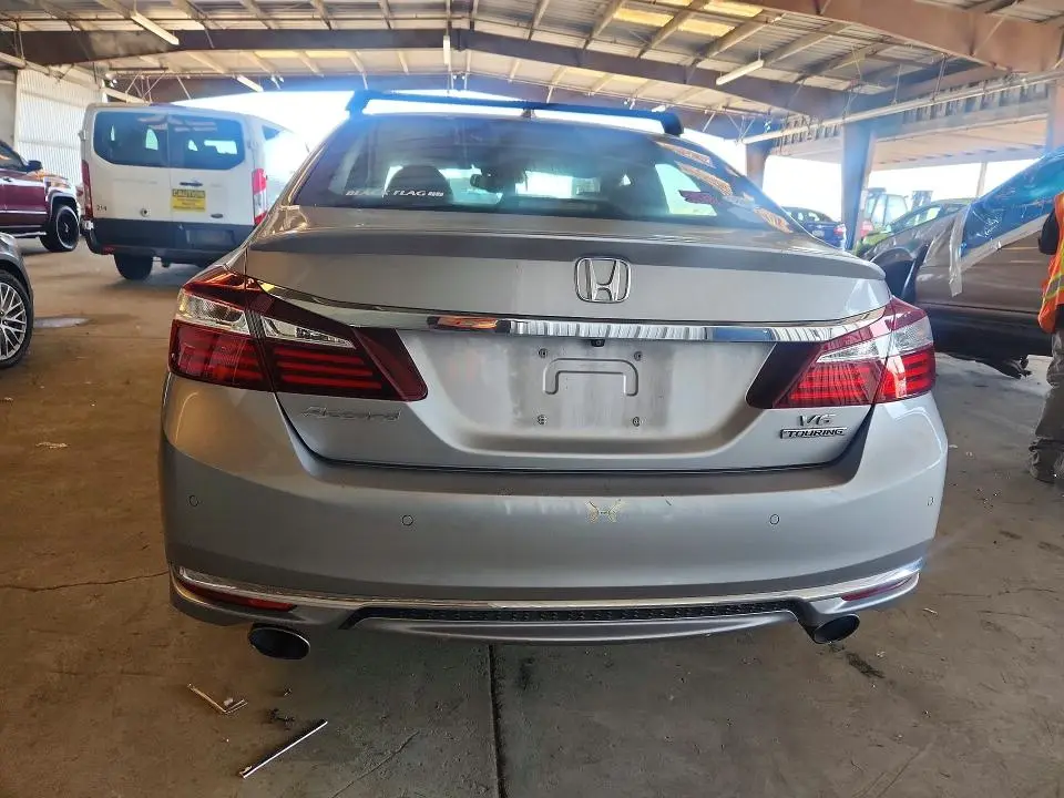 2017 HONDA ACCORD TOURING  