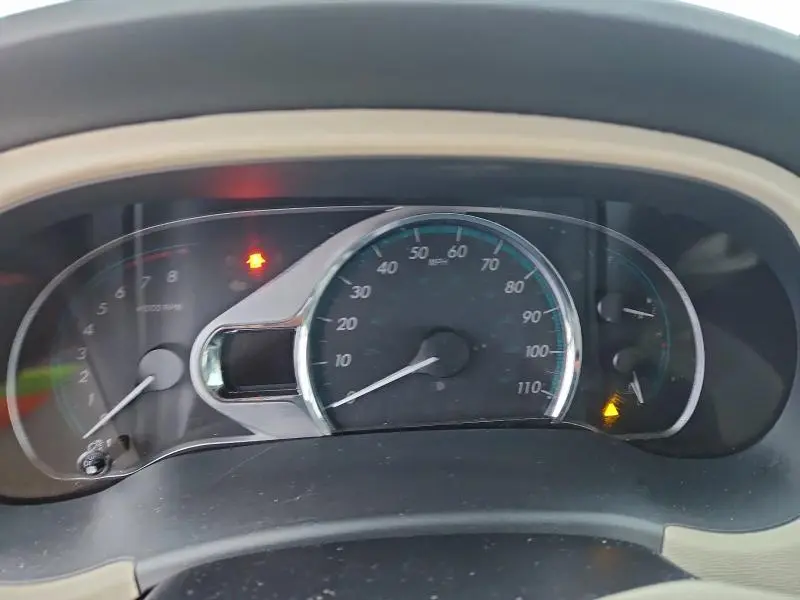 2011 TOYOTA SIENNA XLE  