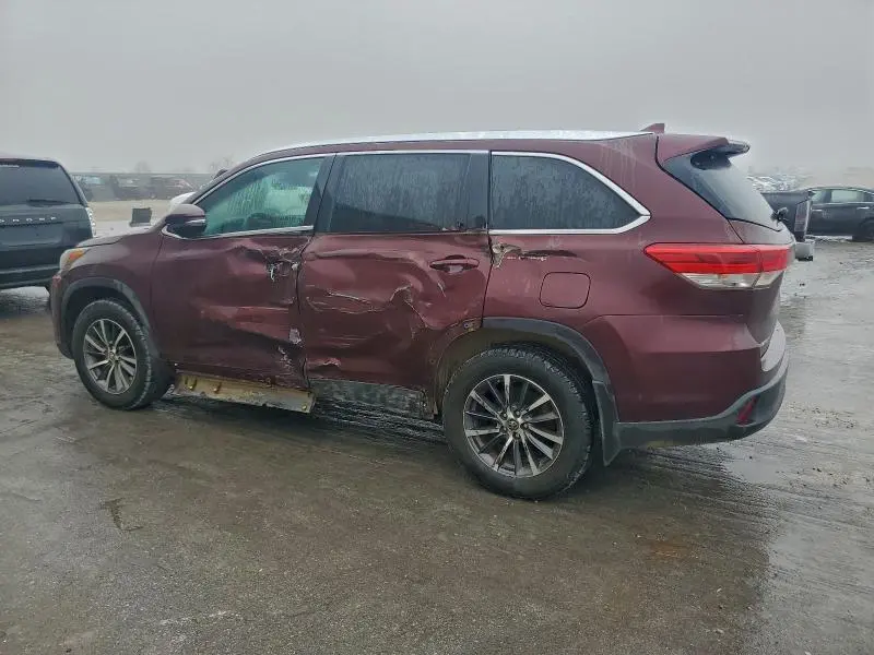 2019 TOYOTA HIGHLANDER SE  