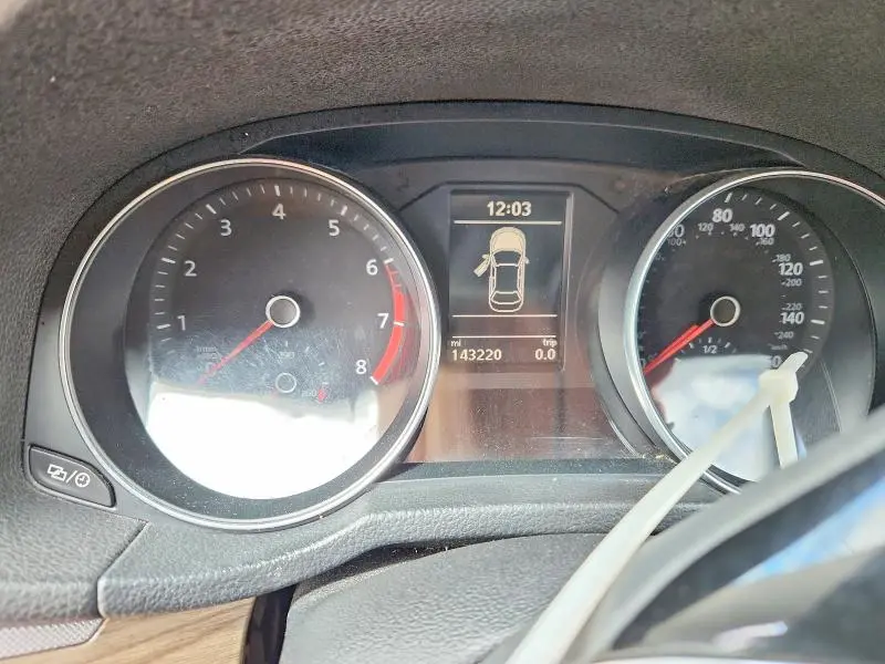 2018 VOLKSWAGEN PASSAT SE  