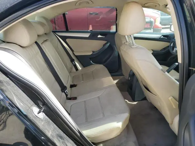 2013 VOLKSWAGEN JETTA SE  