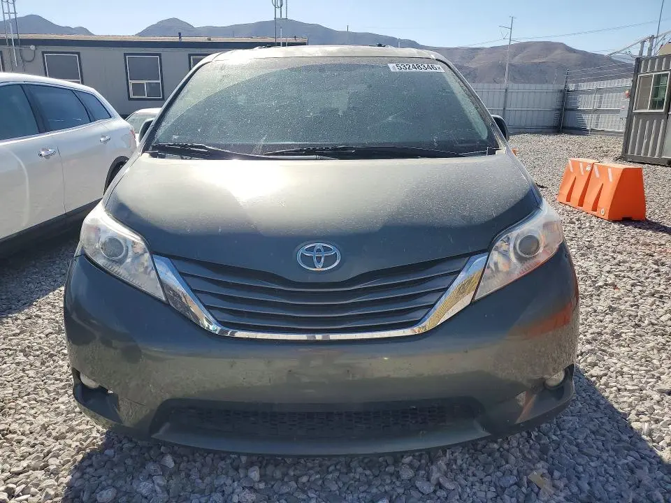 2014 TOYOTA SIENNA XLE 8-PASSENGER  