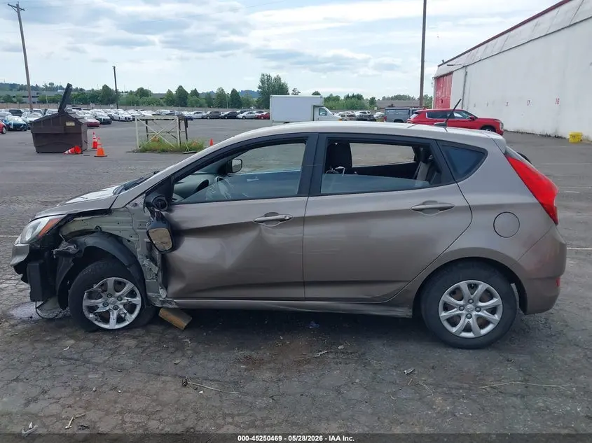 2014 HYUNDAI ACCENT GS