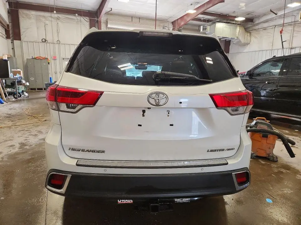 2019 TOYOTA HIGHLANDER LIMITED  