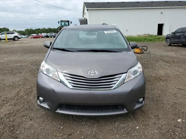 2016 TOYOTA SIENNA XLE  