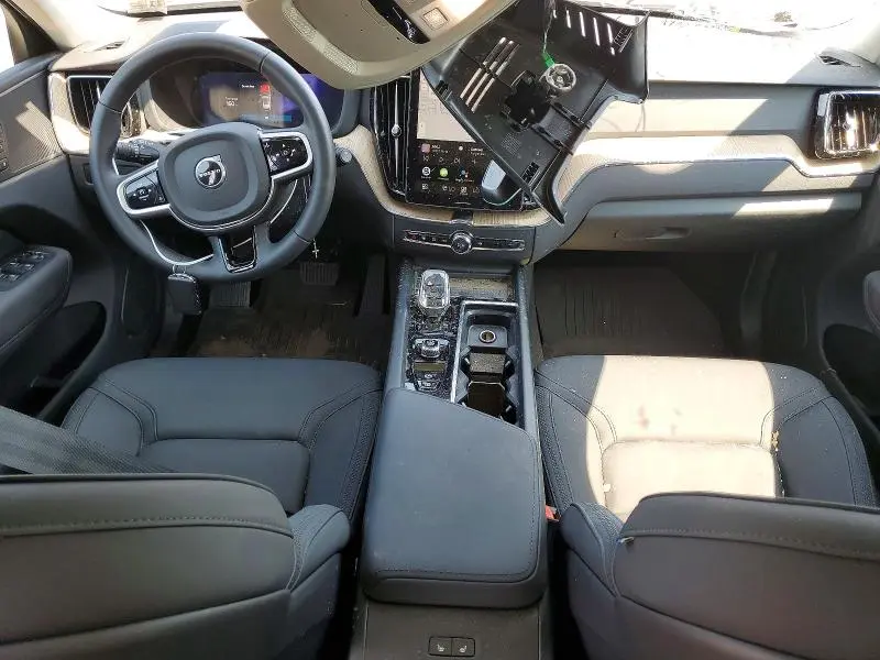 2026 VOLVO XC60 PLUS  