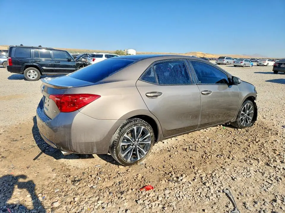 2017 TOYOTA COROLLA SE  