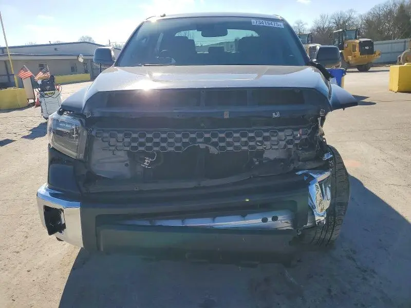 2018 TOYOTA TUNDRA CREWMAX SR5  