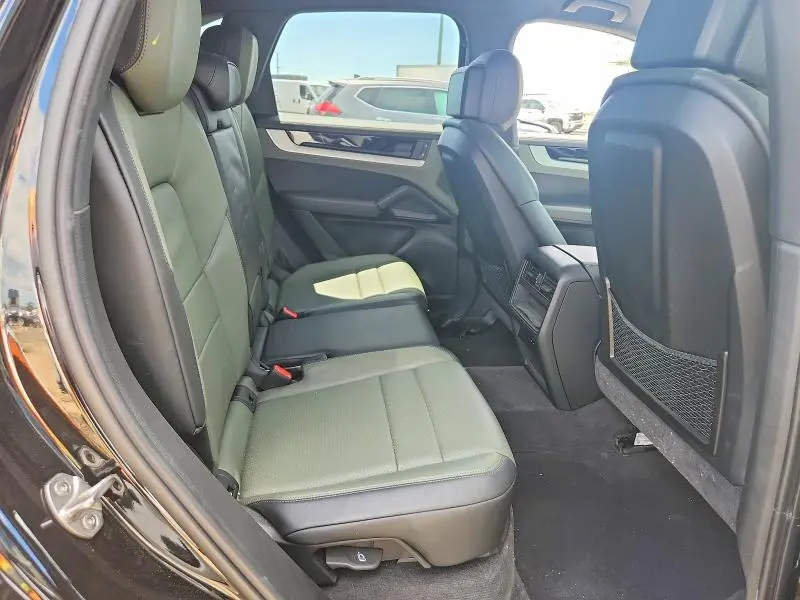 2024 PORSCHE CAYENNE S  