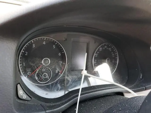 2013 VOLKSWAGEN PASSAT SE  