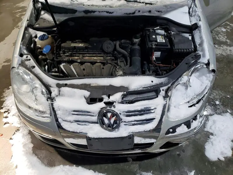 2010 VOLKSWAGEN JETTA SE  