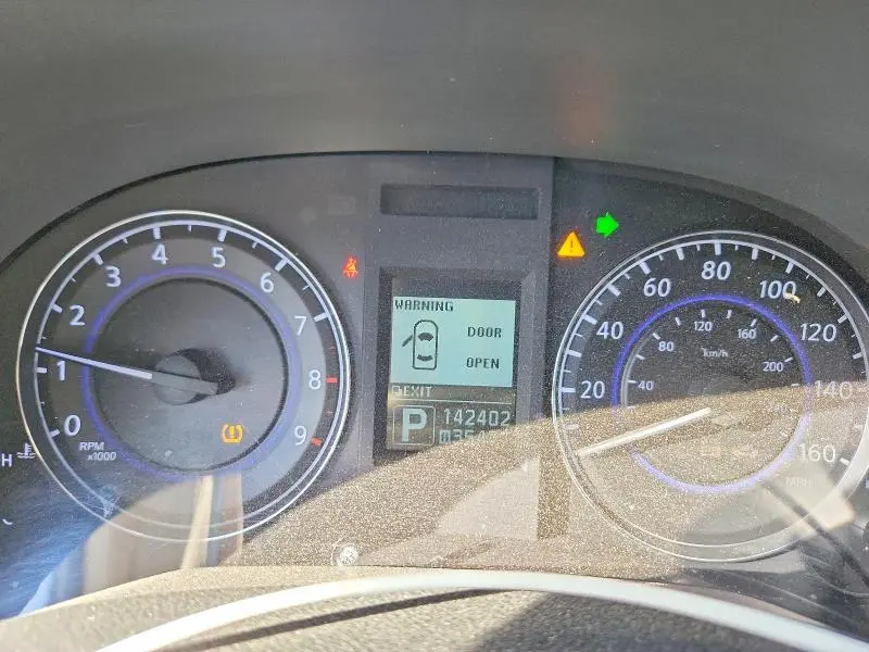 2011 INFINITI G37 BASE  