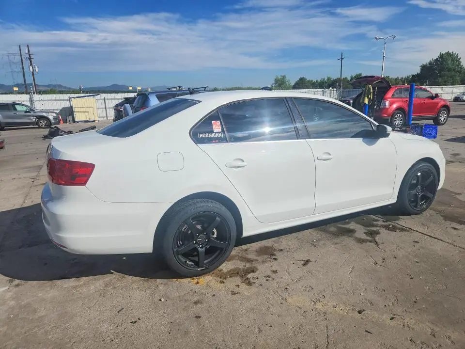 2014 VOLKSWAGEN JETTA SE  