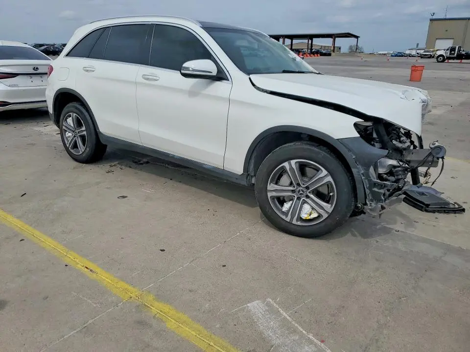 2019 MERCEDES-BENZ GLC 300  