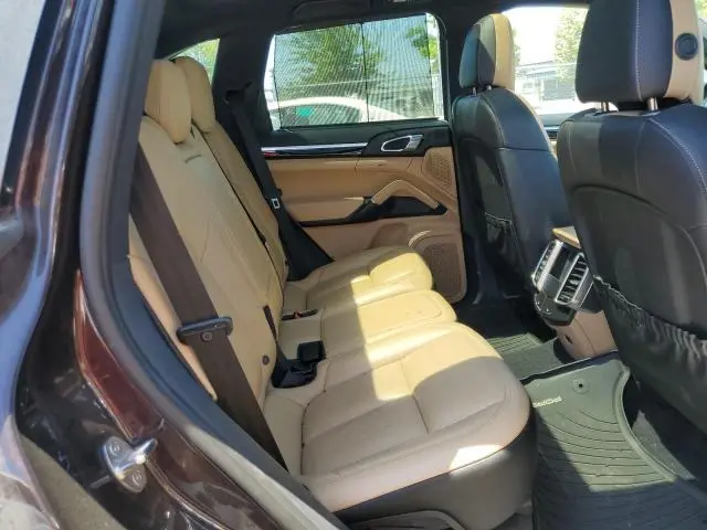 2017 PORSCHE CAYENNE   