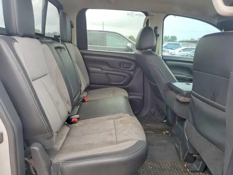 2018 NISSAN TITAN S  