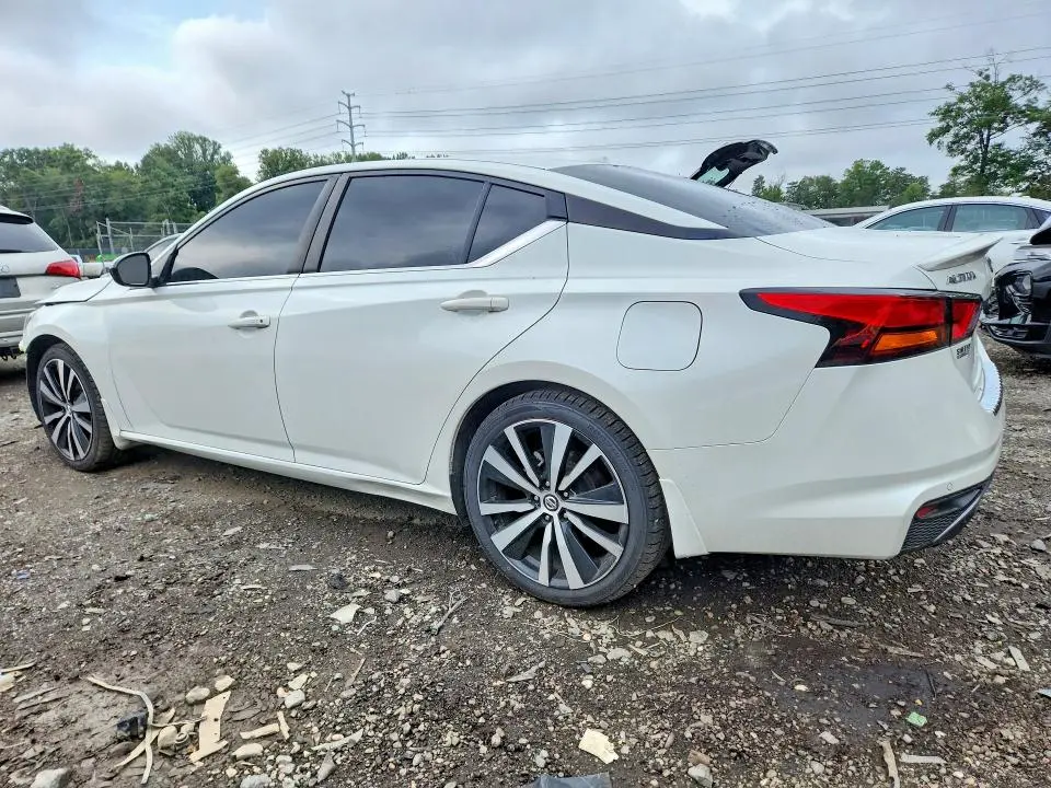 2022 NISSAN ALTIMA SR  