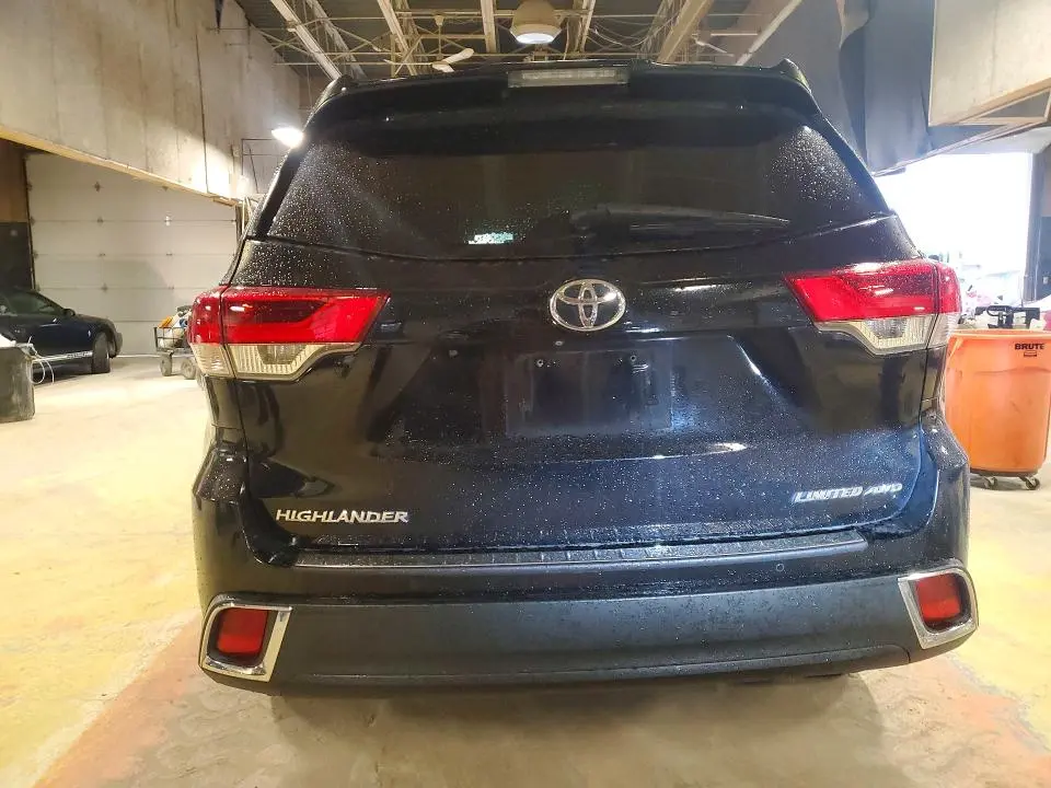 2017 TOYOTA HIGHLANDER LIMITED PLATINUM  